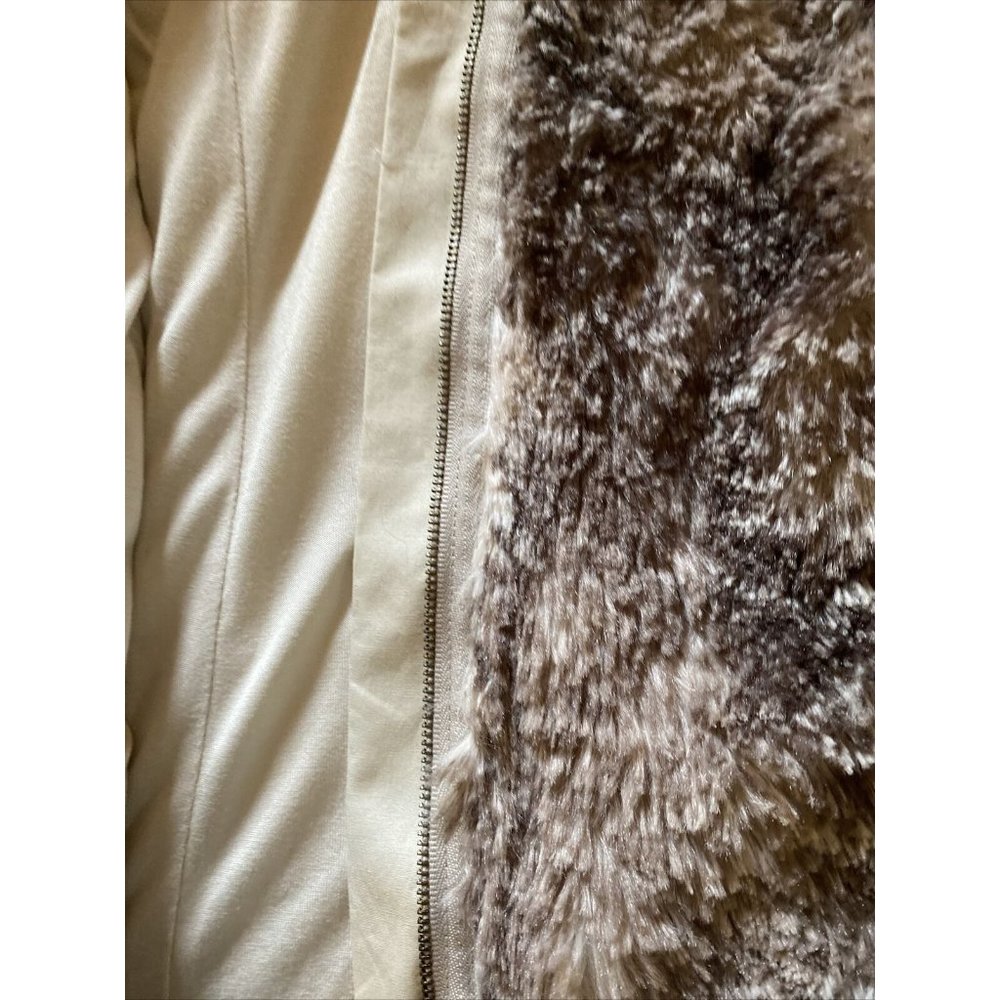 Cabi Womens Aspen Faux Fur Vest Women's SMALL Full Zip Tan Beige Soft Style 3179 - Picture 12 of 12